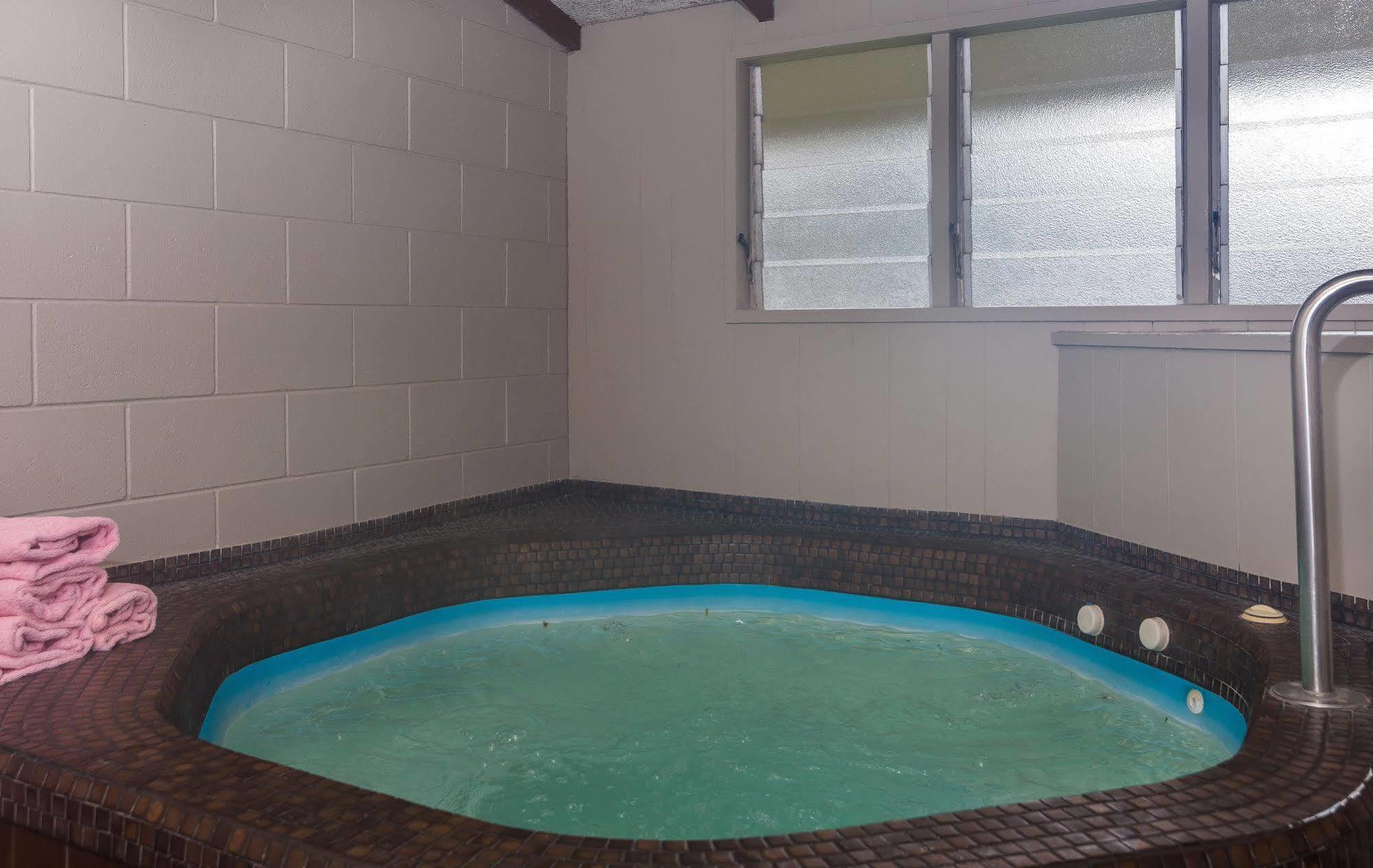 Ashbrook Motel Таупо Экстерьер фото